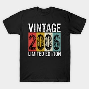 17 Years Old Vintage 2006 Limited Edition 17th Birthday gift T-Shirt